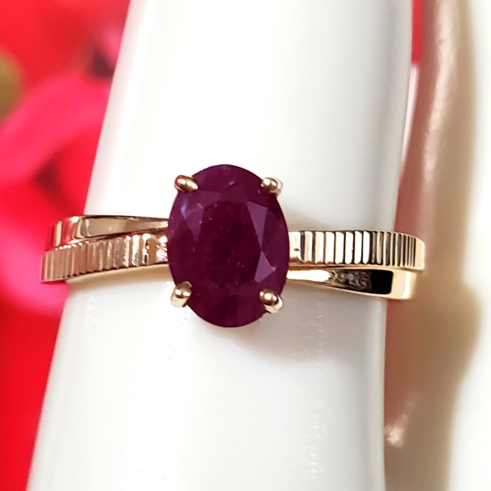 10k Gold Ruby Ring - image 1